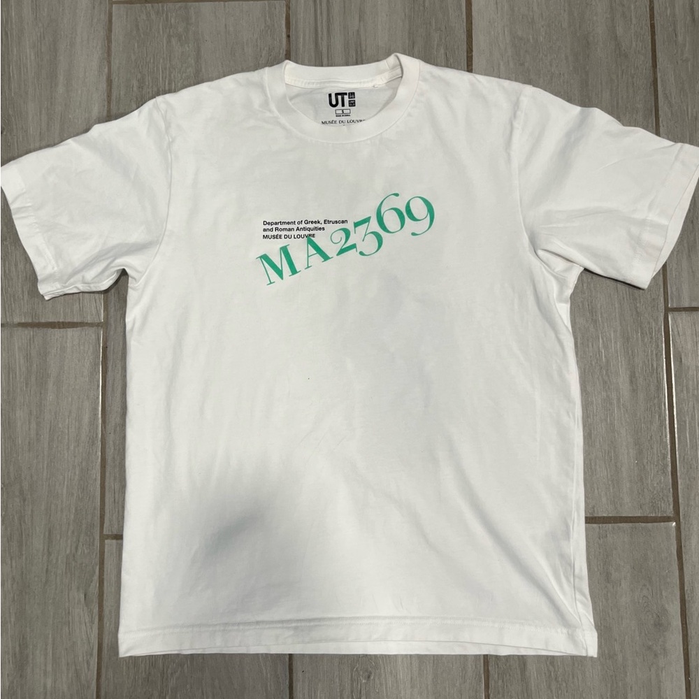 White Peter Saville x Musee Du Louvre x Uniqlo Limited edition tee